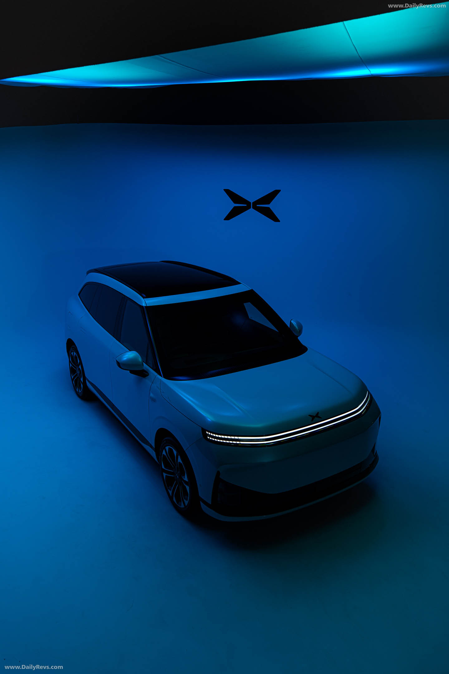2027 Xpeng Motors G9L Top View
